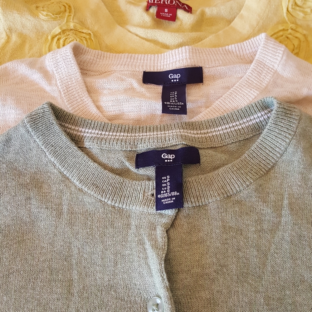 GAP size small light green cardigan